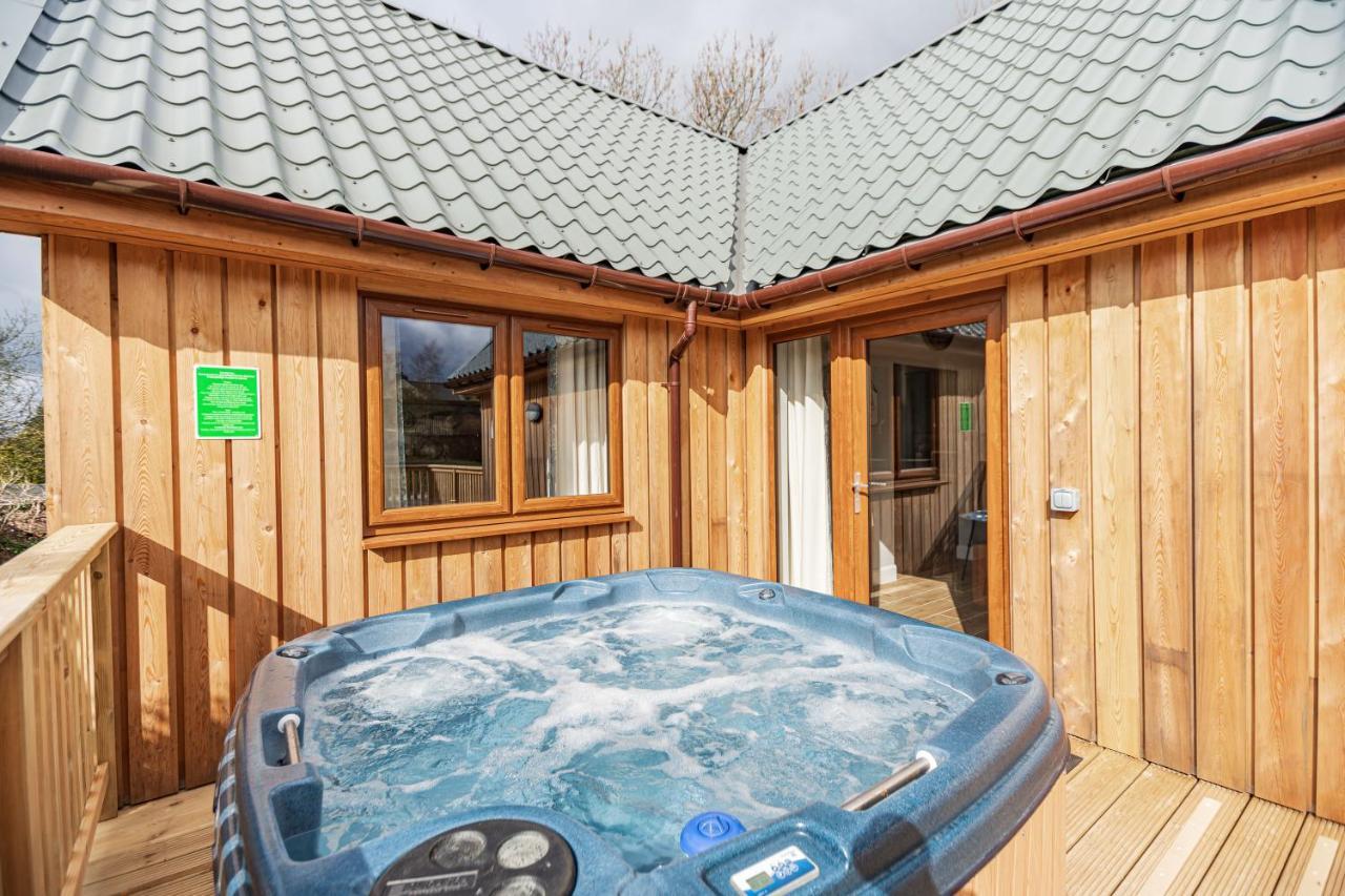 Osprey Lodge 1 With Hot Tub Newton Stewart Bagian luar foto