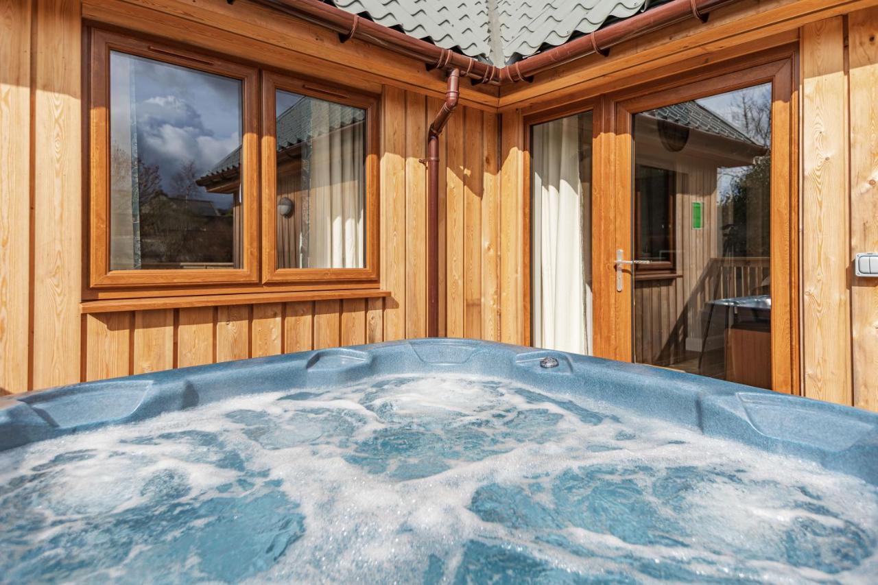 Osprey Lodge 1 With Hot Tub Newton Stewart Bagian luar foto