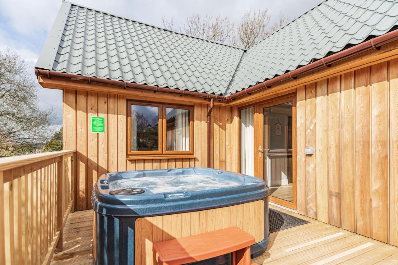 Osprey Lodge 1 With Hot Tub Newton Stewart Bagian luar foto
